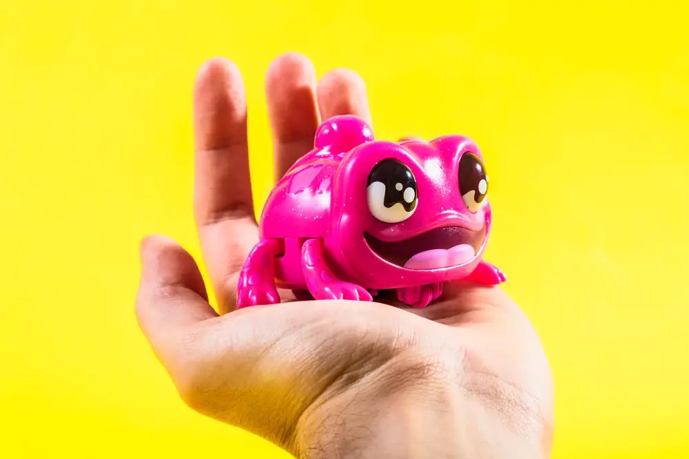 A Yellies pet in hand